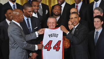 Los mejores momentos de Obama con los campeones