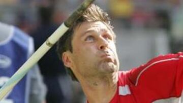 <B>PROBLEMAS FÍSICOS.</B> Unas molestias en el tendón de Aquiles han obligado a Zelezny a renunciar a competir en Yokohama.