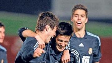 <b>UNIDOS. </b>Los jugadores celebran el tanto ante el Toledo.