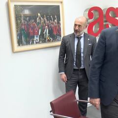 La visita de Aitor Elizegi a la redacción del Diario AS