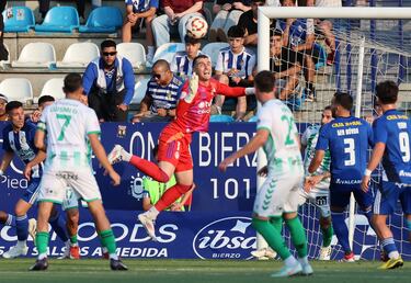 Cortés guía a la Ponferradina a la eliminatoria por el ascenso