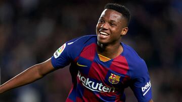 El canterano blaugrana marcó doblete en menos de cinco minutos, con el que el FC Barcelona venció a Levante en el Camp Nou y se aferra al segundo lugar de LaLiga.