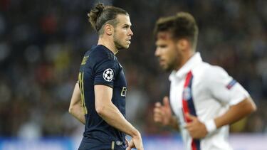 Real Madrid's Welsh forward Gareth Bale (C) reacts during the UEFA Champions league Group A football match between Paris Saint-Germain and Real Madrid, at the Parc des Princes stadium, in Paris, on September 18, 2019. (Photo by GEOFFROY VAN DER HASSELT /
