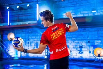 El artista venezolano es el compositor de &LaLaGol*, la canci車n del Campeonato del Mundo de Balonmano Femenino 2021 y en cuyo videoclip aparecen las Guerreras.
