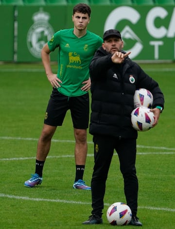 Morante está jugando en el Racing esta temporada a las órdenes de José Alberto.