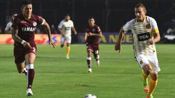 Imagen del partido entre Rosario Central y Lan&uacute;s en el Torneo de Verano.