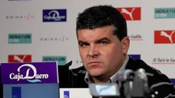 <b>CONCENTRADO. </b>El técnico del Valladolid compareció ante los medios con gesto serio, aunque mostró su habitual buen humor al final.