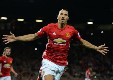 Ibrahimovic: Manchester United re-sign striker on one-year deal