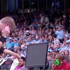 Primera jugada donde se usa el VAR tal y como quieren el Madrid, Barça, Atleti...todo el fútbol