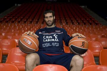 Consiguió su primera Liga en 2010 con el Baskonia 