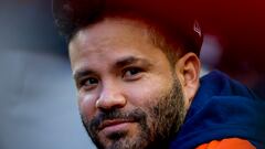 Atlanta (United States), 22/04/2023.- Injured Houston Astros second baseman Jose Altuve sits in the dugout during the second inning of an MLB baseball game between the Houston Astros and the Atlanta Braves at Truist Park in Atlanta, Georgia, USA, 22 April 2023. (Estados Unidos) EFE/EPA/ERIK S. LESSER
