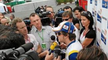 <b>OPTIMISTA. </b>Alonso llega al circuito de Magny-Cours con la intención de progresar en el campeonato gracias a las mejoras introducidas en el Renault R28.