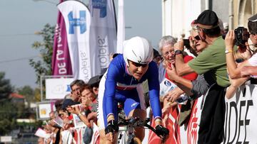 La ciclista francesa Jeannie Longo, durante una prueba contrarreloj en la Crono de las Naciones de 2011.