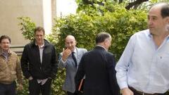 Los clubes grandes piden a Portela examinar su contrato