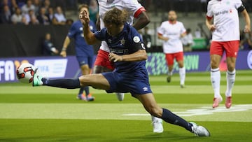 LONDON, ENGLAND - JULY 13: Emile Heskey is tackled by Carles Puyol during the Star Sixe's match between England and Spain in the at The O2 Arena on July 13, 2017 in London, England. (Photo by Ian Walton/Getty Images)