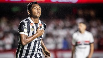 Alfredo Morelos, figura de Santos en la victoria ante Sao Paulo.