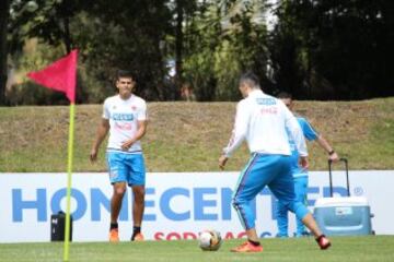 Trabajo físico y con balón en el segundo día de microciclo de la Selección