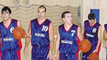 <b>ORIGINAL. </b>La plantilla del Fosters Gaba disputa la Liga de Cádiz pese a ser un club gibraltareño.