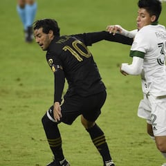 Bob Bradley ve a Carlos Vela muy cerca de su máximo nivel