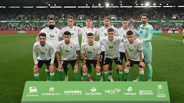 Alineación del Racing contra el Eibar.