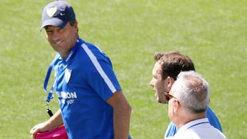 16/05/18 ENTRENAMIENTO DEL MALAGA
 MARIO HUSILLOS SE CRUZA CON JOSE GONZALEZ EN LA ROSALEDA