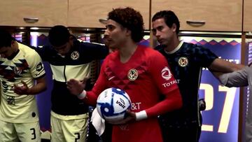 Guillermo Ochoa, líder dentro y fuera de la cancha