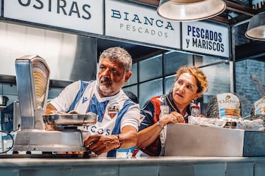 El Levante presenta sus nuevas equipaciones inspiradas en la Malvarrosa