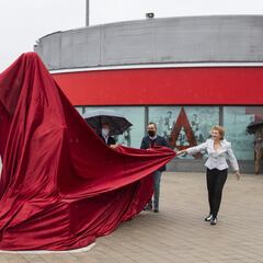 Así fue la inauguración de la estatua de Luis Aragonés en el Metropolitano