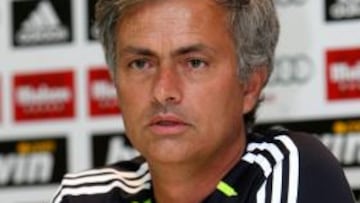 Mourinho: "Conmigo no juega el que cuesta más dinero"