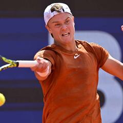 Rune defeats Djokovic in Rome and proves he’s a real contender for Roland Garros