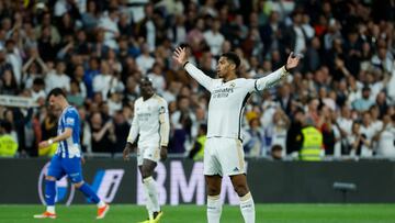 MADRID, 14/05/2024.- El centrocampista del Real Madrid Jude Bellingham celebra tras marcar ante el Alav¨¦s, durante el partido de Liga en Primera Divisi¨®n que Real Madrid y Deportivo Alav¨¦s disputan este martes en el estadio Santiago Bernab¨¦u. EFE/Juanjo Mart¨ªn
