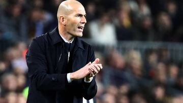 Soccer Football - La Liga Santander - FC Barcelona v Real Madrid - Camp Nou, Barcelona, Spain - December 18, 2019  Real Madrid coach Zinedine Zidane   REUTERS/Sergio Perez