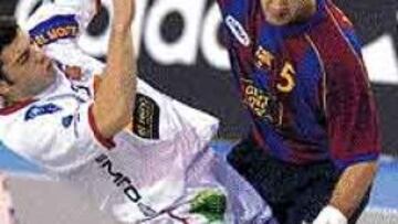 <b>EN LA MANO.</B> El azulgrana Masip, tras la Liga y el récord de goles.