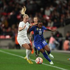 Crytal Dunn, de ser madre a la selección en 140 días