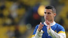 Soccer Football - Saudi Pro League - Al Nassr v Al Ettifaq - Mrsool Park, Riyadh, Saudi Arabia - January 22, 2023 Al Nassr's Cristiano Ronaldo during the warm up before the match REUTERS/Ahmed Yosri