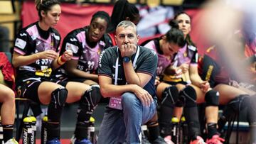 Carlos Viver, seleccionador espa&ntilde;ol, en el Europeo de balonmano.