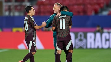 Hugo Camberos, Andres Lillini Sports Director Mexican National Teams, during FIFA U-20 Mens World Cup Chile 2025 match between Mexico (Mexican National Team ) and Argentina as part Quarter-final at Nacional Julio Martinez Pradanos Stadium, on October 11, 2025 in Santiago, Chile.