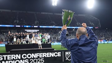 SAN DIEGO, CALIFORNIA - NOVEMBER 29: Carl Valentine takes the trophy to Vancouver Whitecaps FC players during the Audi 2025 MLS Cup western conference final match between San Diego FC and Vancouver Whitecaps FC at Snapdragon Stadium on November 29, 2025 in San Diego, California. Kevork Djansezian/Getty Images/AFP (Photo by KEVORK DJANSEZIAN / GETTY IMAGES NORTH AMERICA / Getty Images via AFP)