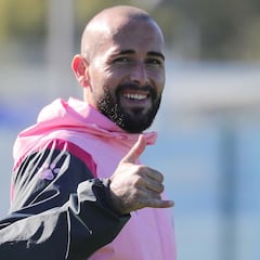 Aleix Vidal regresa a la rutina
