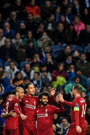 1-4. Virgil Van Dijk celebró el cuarto gol.