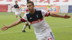 Igor Angulo celebra un gol en una imagen de archivo con el Gornik.