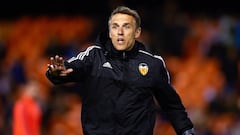 Phil Neville, nuevo seleccionador femenino inglés, se mete en un problema machista