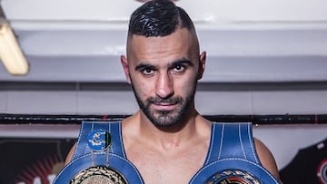 El excampeón de Europa Juli Giner con sus cinturones.