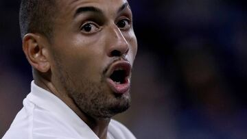 Nick Kyrgios reacciona durante su partido de primera ronda del US Open ante Steve Johnson en el USTA Billie Jean King National Tennis Center de New York City.