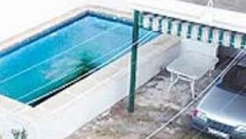 <b>PASADO ATLÉTICO.</B> La piscina de su casa de verano delata al colegiado.