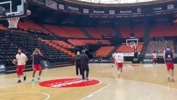 Los jugadores del Milán, entrenándose en La Fonteta.