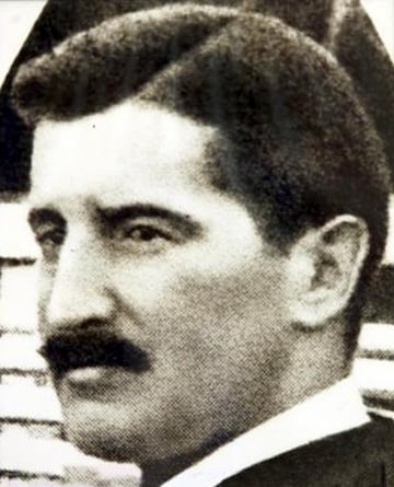 Accedi¨® a la presidencia del FC Barcelona el 14 de octubre del 1909. Llegaba despu¨¦s del primer mandato de Gamper, que hab¨ªa salvado el Club de la desaparici¨®n. Durante los 344 d¨ªas que dur¨® el mandato, la Entidad vivi¨® un periodo de gran actividad, digna continuaci¨®n de la revitalizaci¨®n vivida durante la primera etapa de Gamper como presidente.