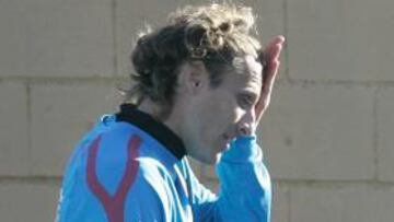 Forlán, con fiebre, no se entrenó con el Atlético