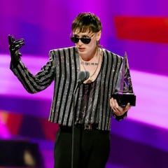 La dura advertencia de Anabel Hernández a Peso Pluma en relación a la detención de Julio César Chávez Jr.