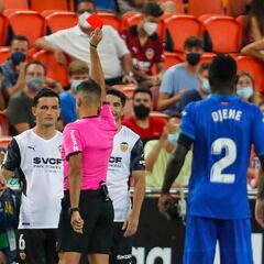 El Valencia-Getafe tuvo de todo: roja en el 1' y expulsión injusta a Cabaco
